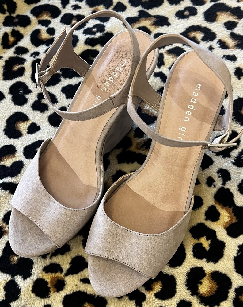 Madden Girl Tan Ankle Strap Sandals Size 8.5