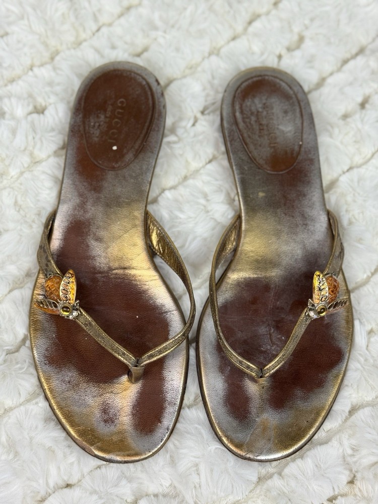 GUCCI Gold Leather Bumblebee Thong Sandal Size 7.5 Women's Luxury Slide