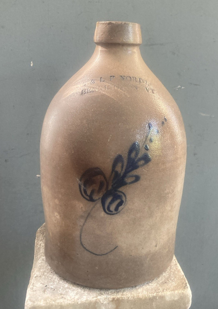 ANTIQUE STONEWARE JUG w COBLT BLUE FLOWER by E. & L.P. NORTON BENNINGTON VT.
