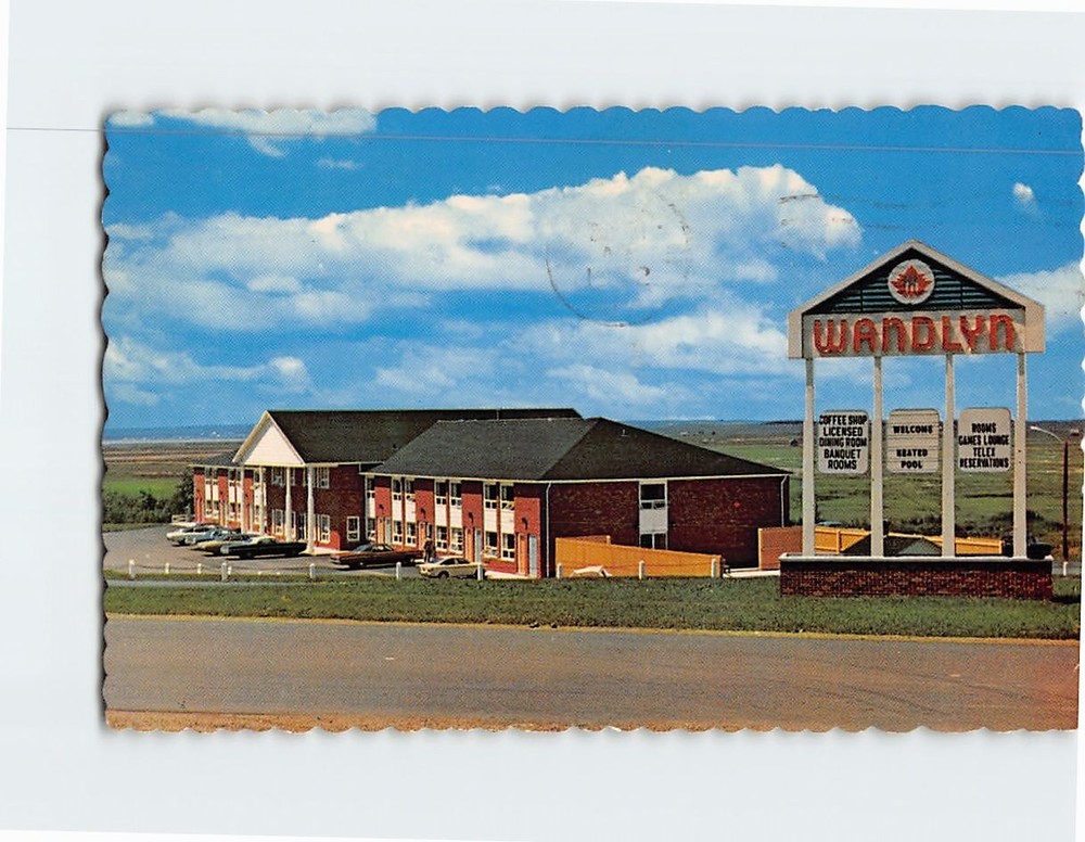 Postcard Wandlyn Motor Inn Amherst Nova Scotia Canada