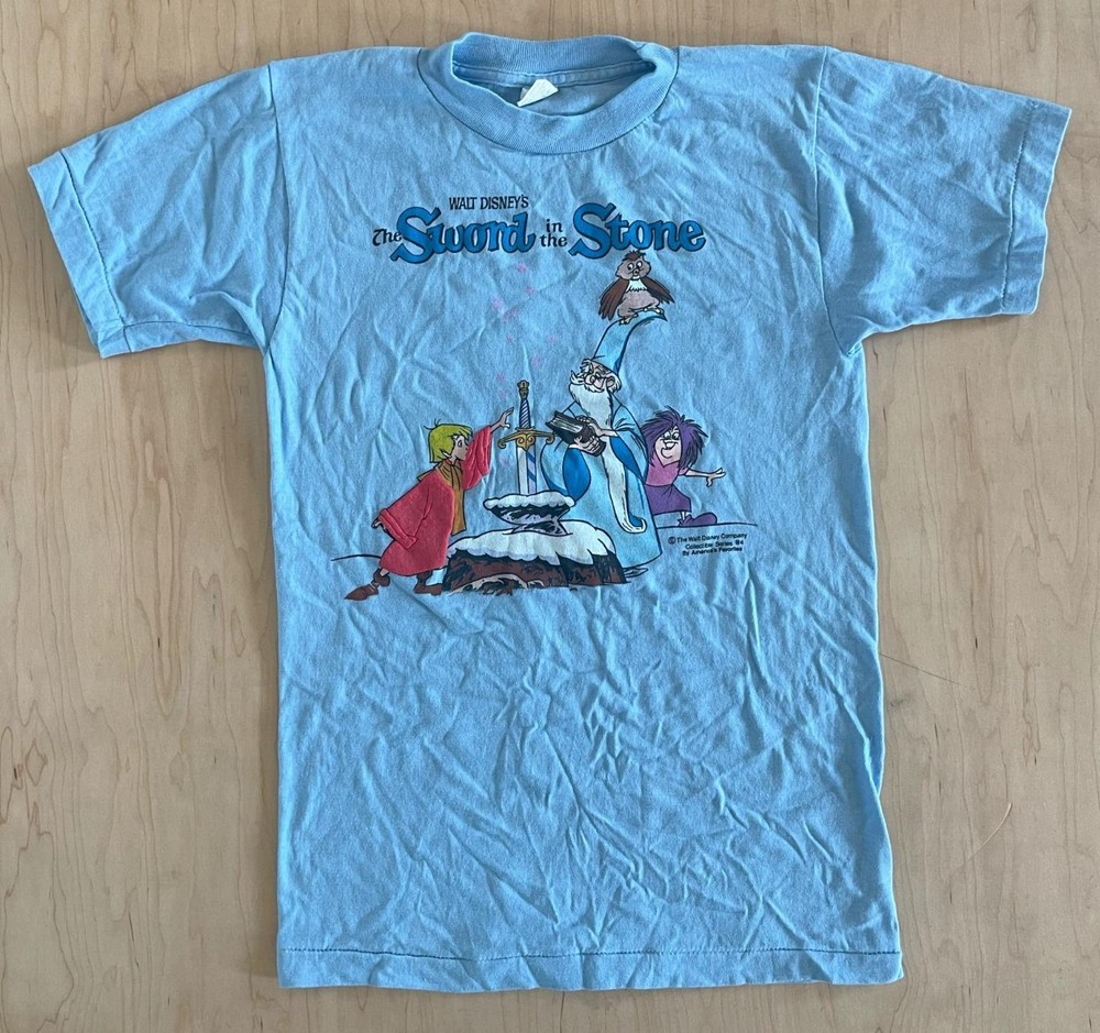 THE SWORD IN THE STONE (1963) Vintage Walt Disney Promo T Shirt Blue Size M Rare