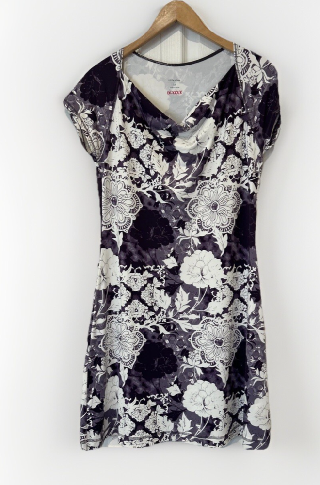 Title Nine Dress M Black White Floral Athleisure Casual Stretch Lightweight