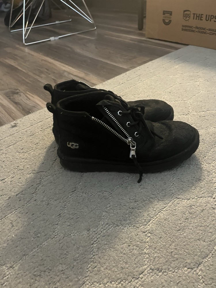 UGG Black High top Men’s Size 10