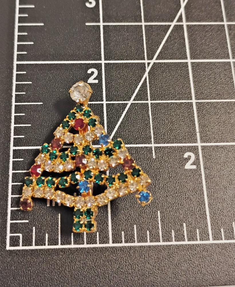 Vintage Multi Color Rhinestones Crystal Christmas Tree Brooch/Pin Gold Tone