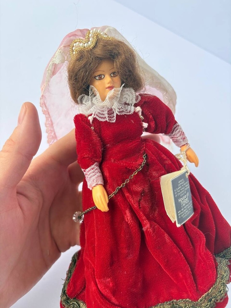 Vintage Peggy Nisbet Costume Doll, H202 Elizabethan Lady