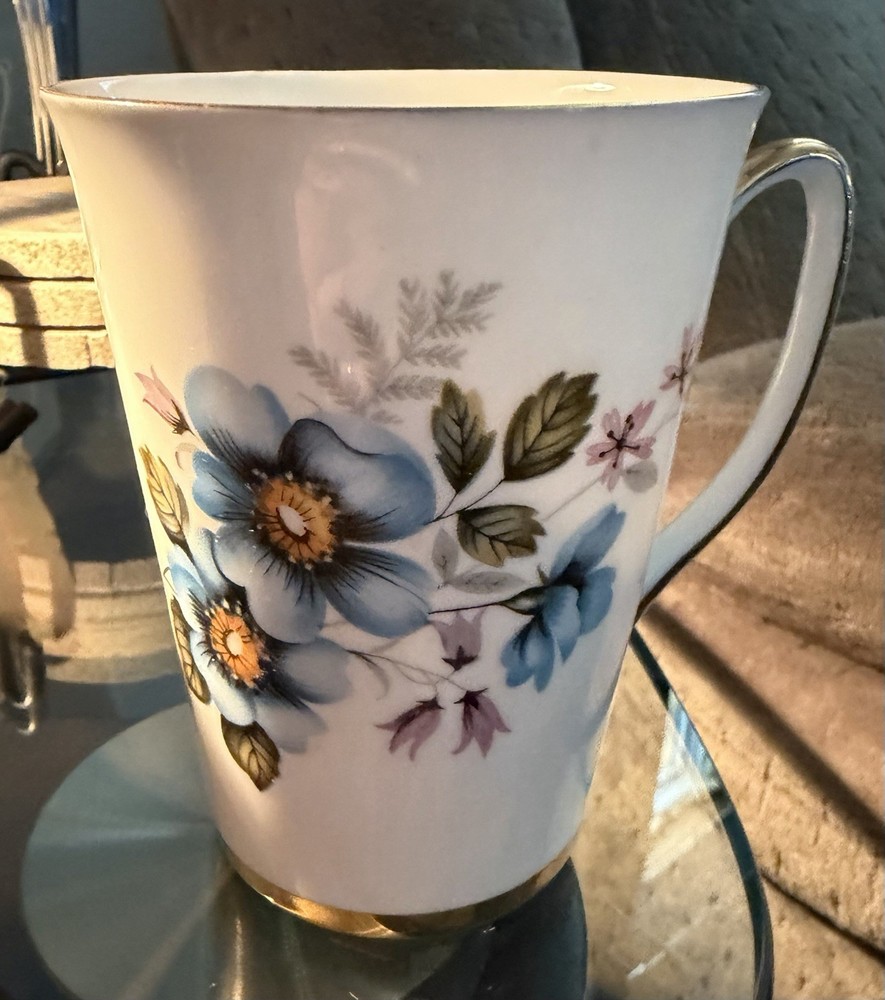 Vintage Royal Victoria Fine Bone China Mug With Gold Accents Made In England