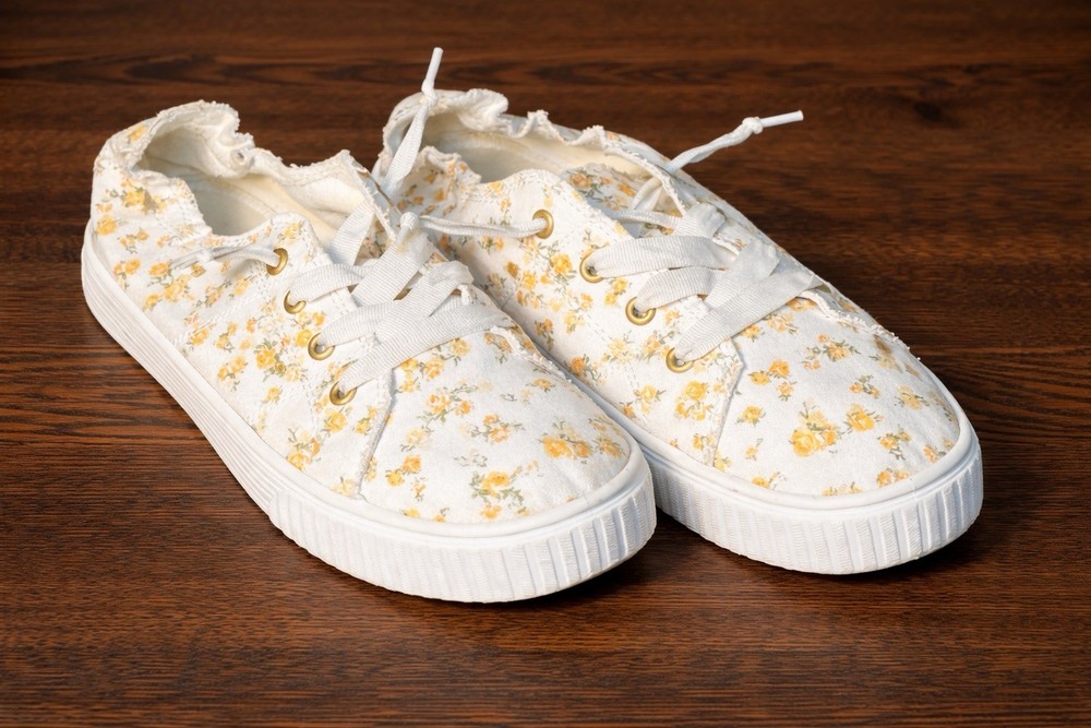 Madden Girl Floral Sz 9.5 Sneakers Womens White Yellow Canvas Lace Up Casual