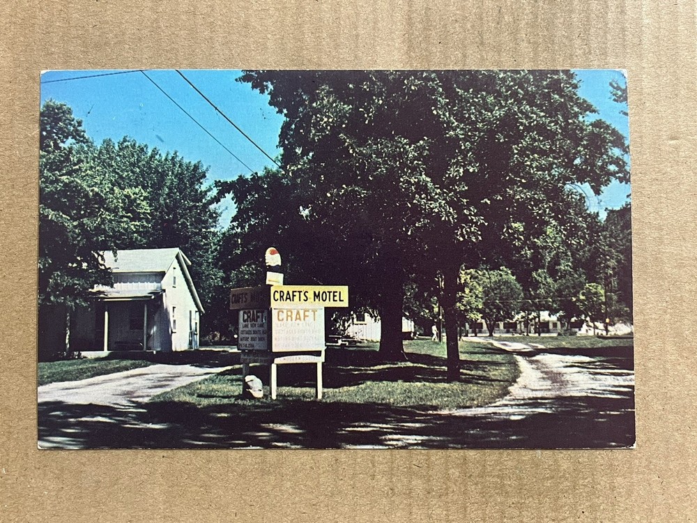 Postcard Kelleys Island OH Ohio Crafts Motel Roadside Lake View Lane Lake Erie