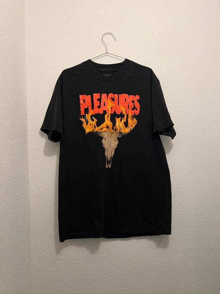 Men's L Black Flaming Skull Grunge Streetwear Graphic T-Shirt by Pleasures