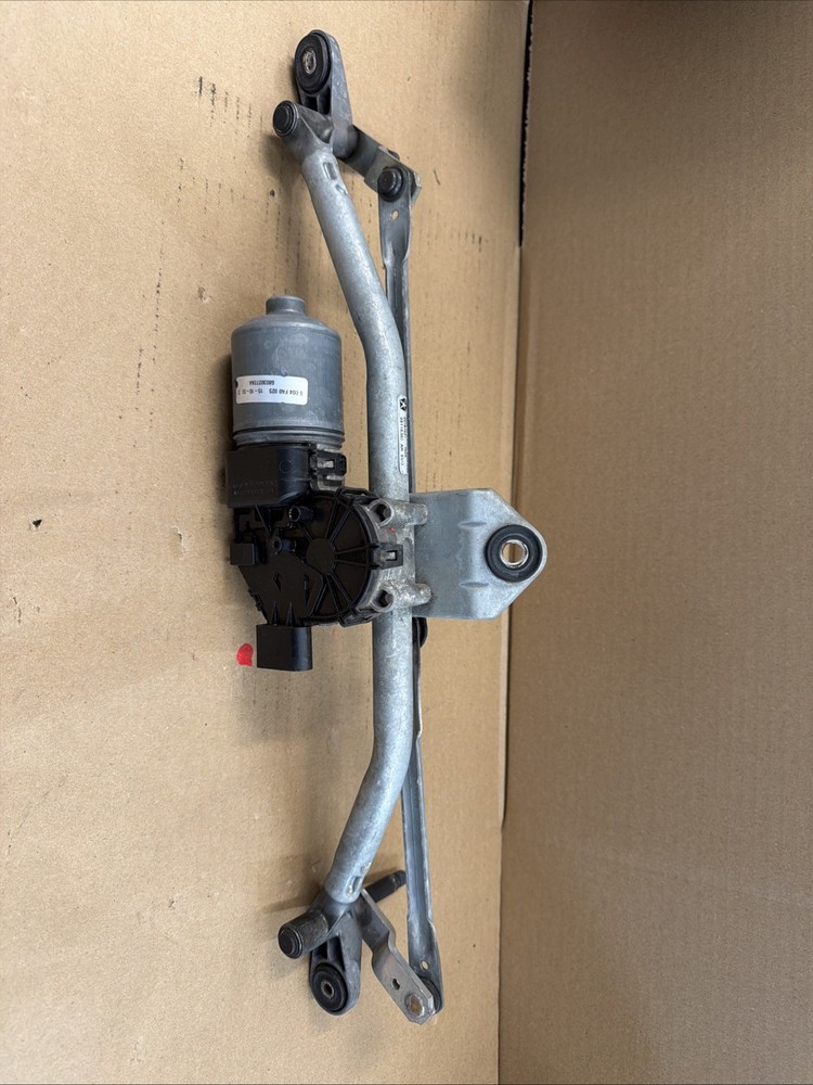 2009-2020 DODGE JOURNEY  FRONT WINDSHIELD WIPER MOTOR W TRANS LINKAGE 68030272AA