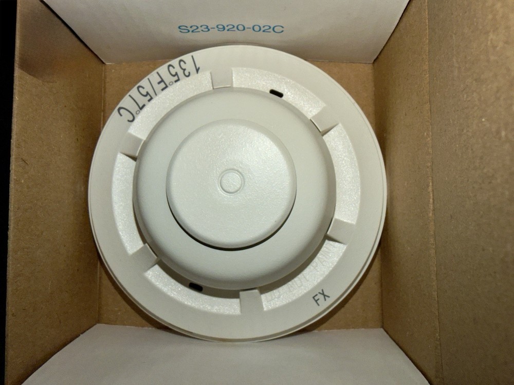System Sensor 5600 Series #5601P Heat Detector 135 Degree Fixed Temperature