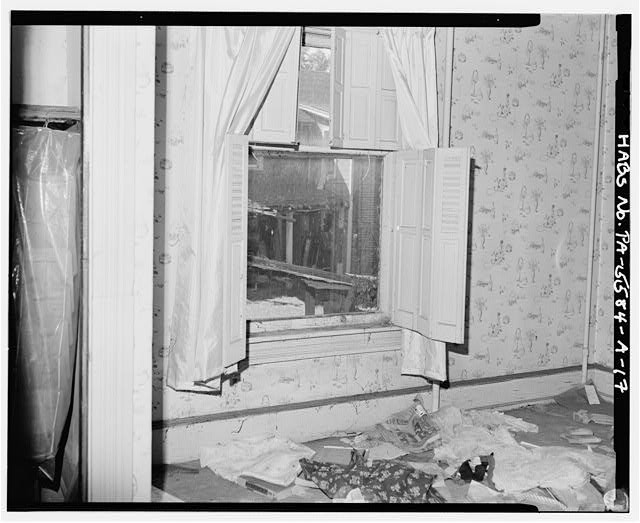 17. First floor, southwest rear room looking at south wall - 514 West Main