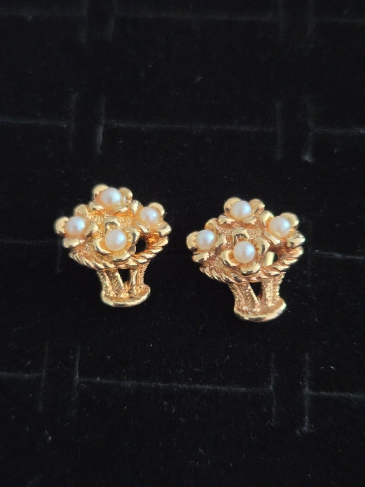 Vintage AVON Earrings Holiday  Gold Tone Flower Basket W/ Pearls Pierced Stud