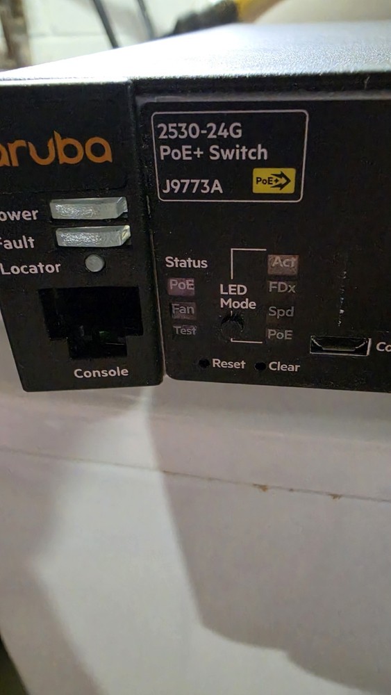 HP Aruba 2530-24G PoE+ J9773A 24-Port Gigabit Network Switch w/ Rack Ears