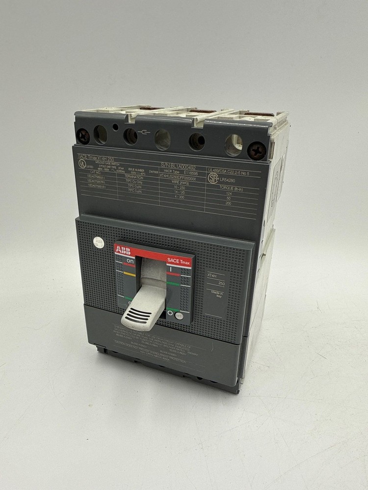ABB XT4HU3250DFF000XXX Circuit Breaker 250A 3P 600V SACE Tmax XT4H 250 Amp