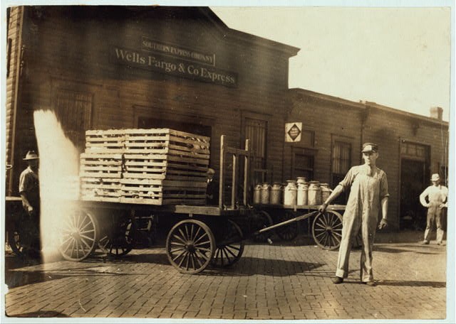 Expressmen,Springfield,Missouri,Well Fargo & Company Express Depot,1916,1