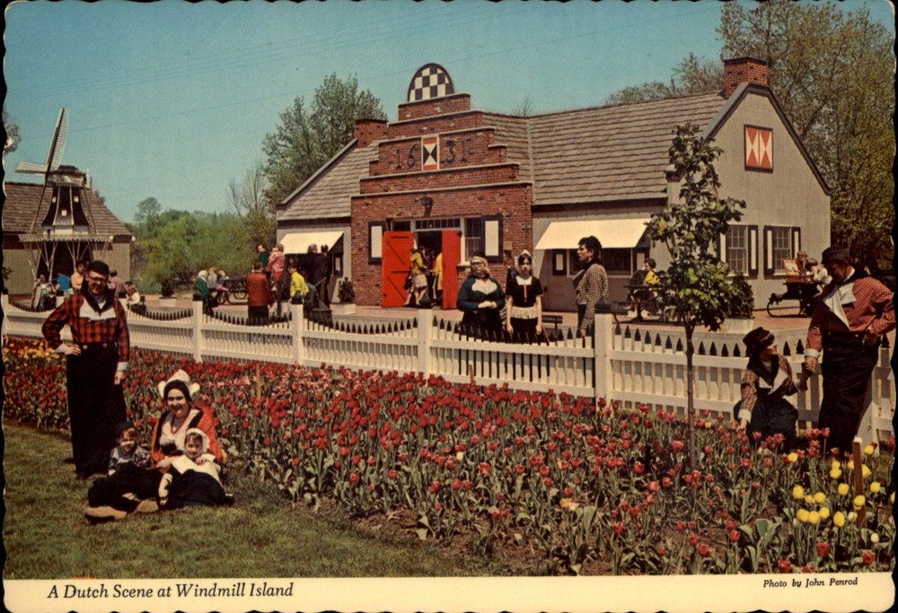 Dutch Scene Windmill Island Holland Michigan vintage postcard q770
