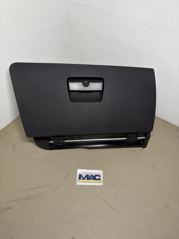 2006-2011 BMW e92 328I E90 325I 335I 330I Glove box storage compartment OEM