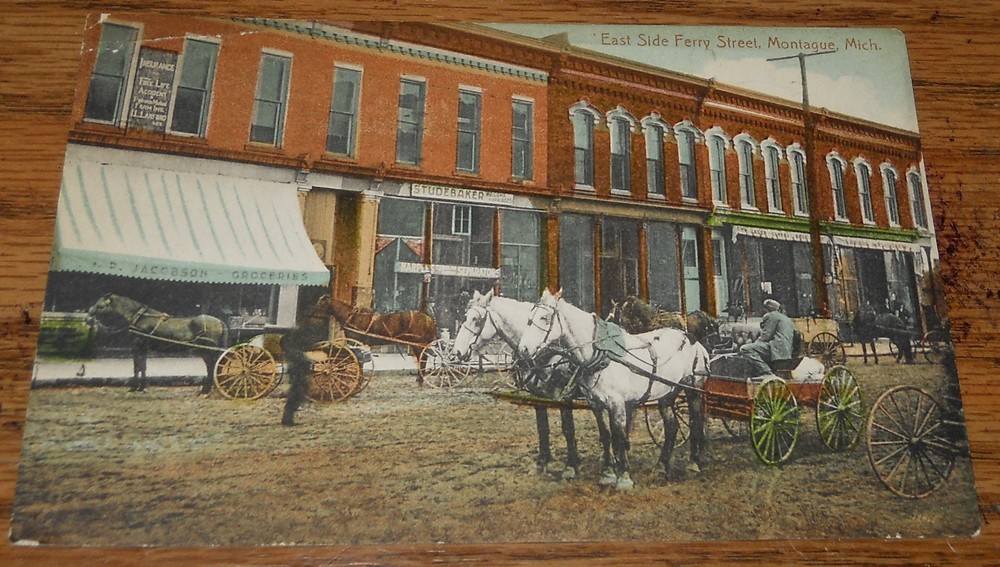 Horse Drawn Wagon on East Side Ferry Street, MONTAGUE, Michigan Postcard U2