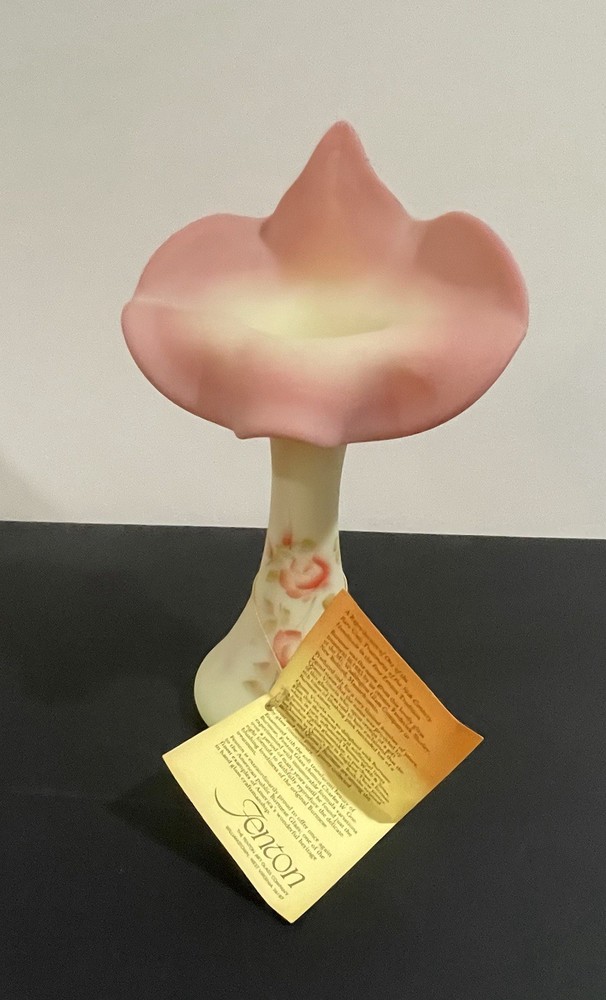Vintage Fenton Art Glass “Jack In The Pulpit” Vase