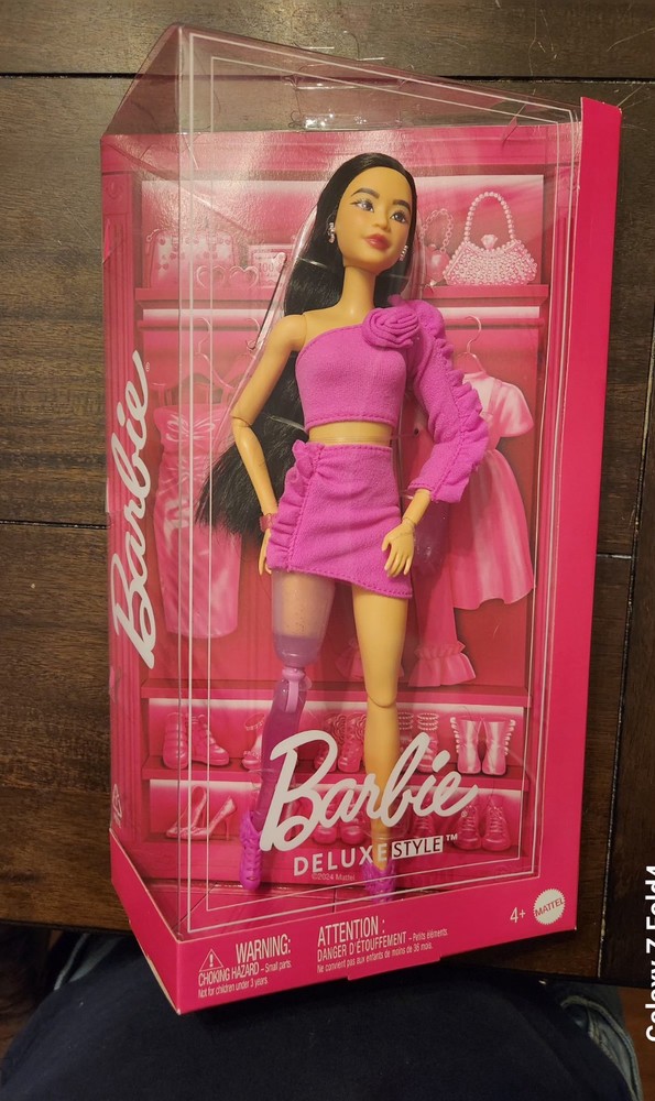 Barbie Deluxe Style #2 Fashion Doll In Barbiecore Outfit w/prosthetic Leg, NEW