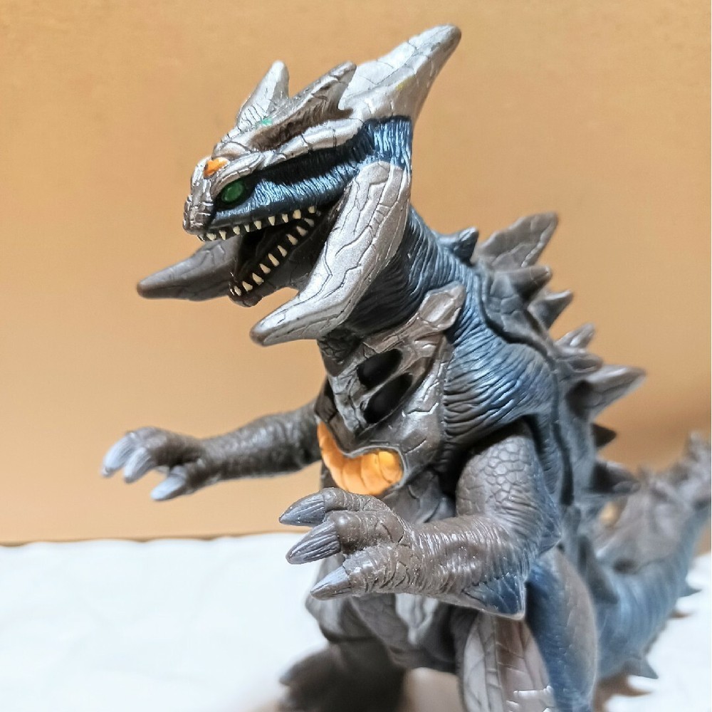 Ultraman Neo Geomos 18cm Soft Vinyl Figure From Japan