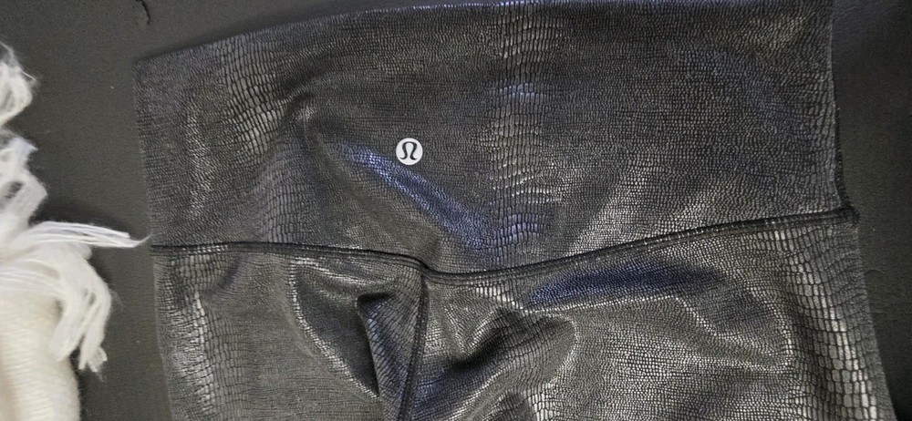 Lululemon High Rise Ankle Leggings Black Animal Print Stretch Women's Size s