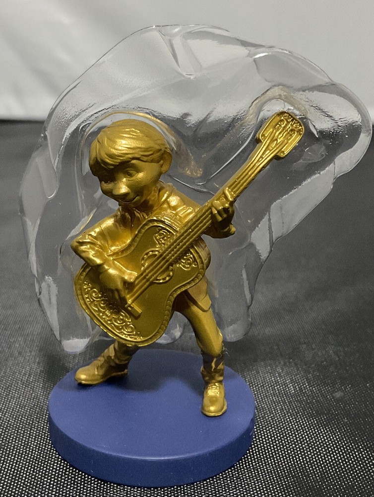 Walt Disney World 50th Anniversary Fab 50 Gold Figure Miguel Blind Box 3-Pack