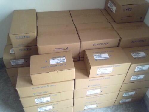 YASKAWA SGMPS-02A2E6S-E AC SERVO MOTOR SGMPS02A2E6SE New Expedited Shipping 1PC