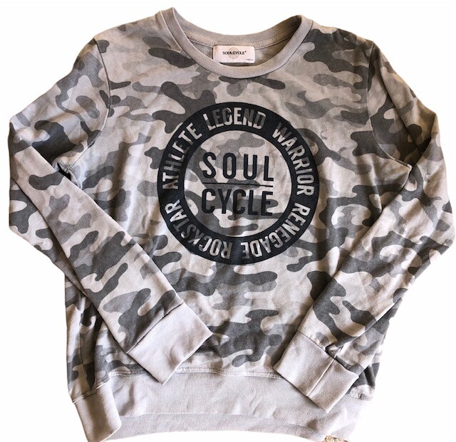SOULCYCLE Light Gray Camo Crew Neck Sweatshirt size M Athlete Legend Warrior EUC