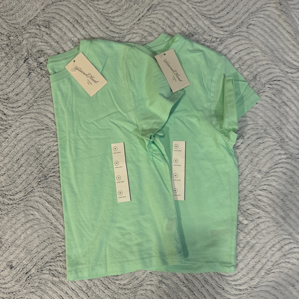 2 Pack Universal Thread Women’s Short Sleeve Cropped T-Shirt Mellow Green Size M