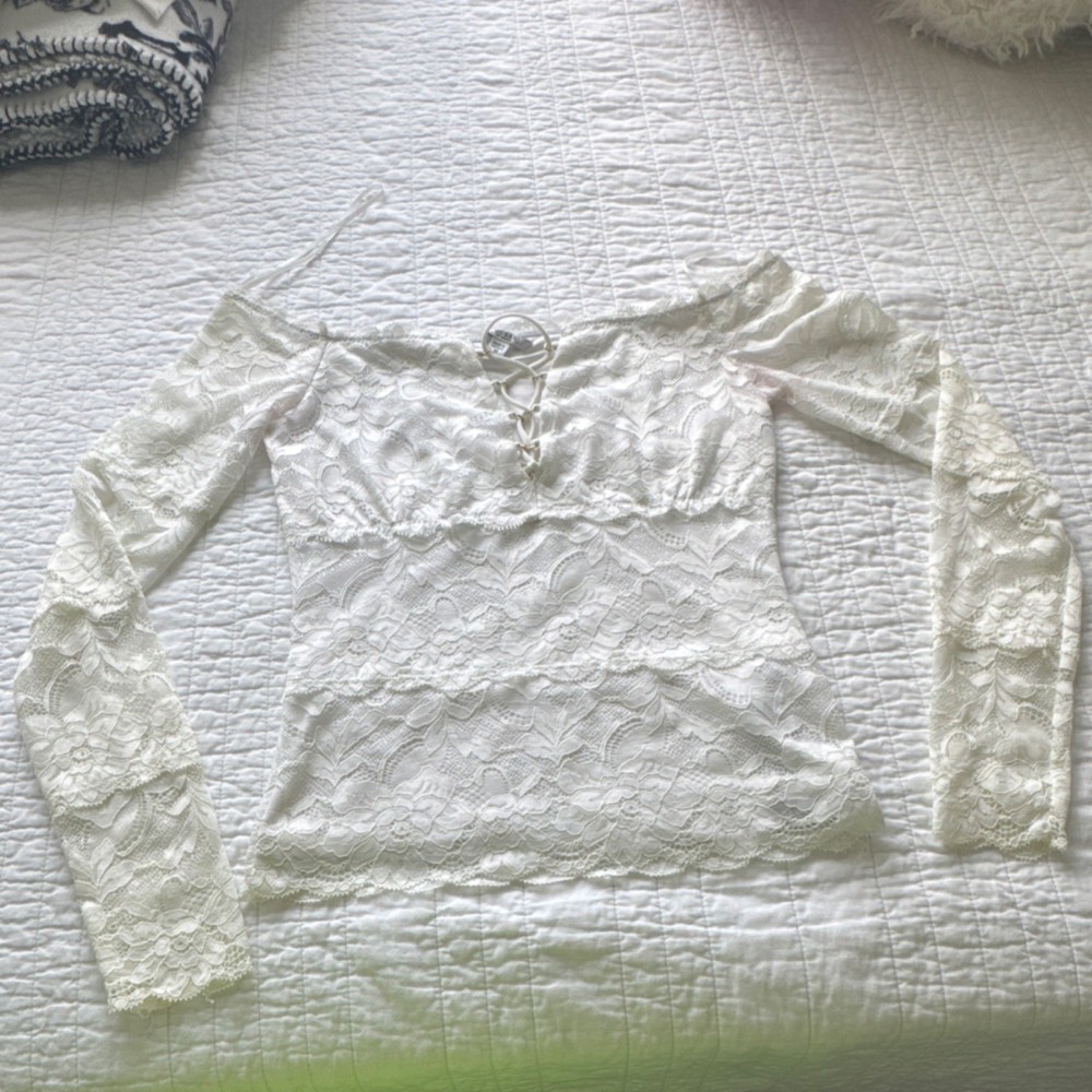 GUESS White Lace Off Shoulder Lace-Up Long Sleeve Cropped Blouse XS
