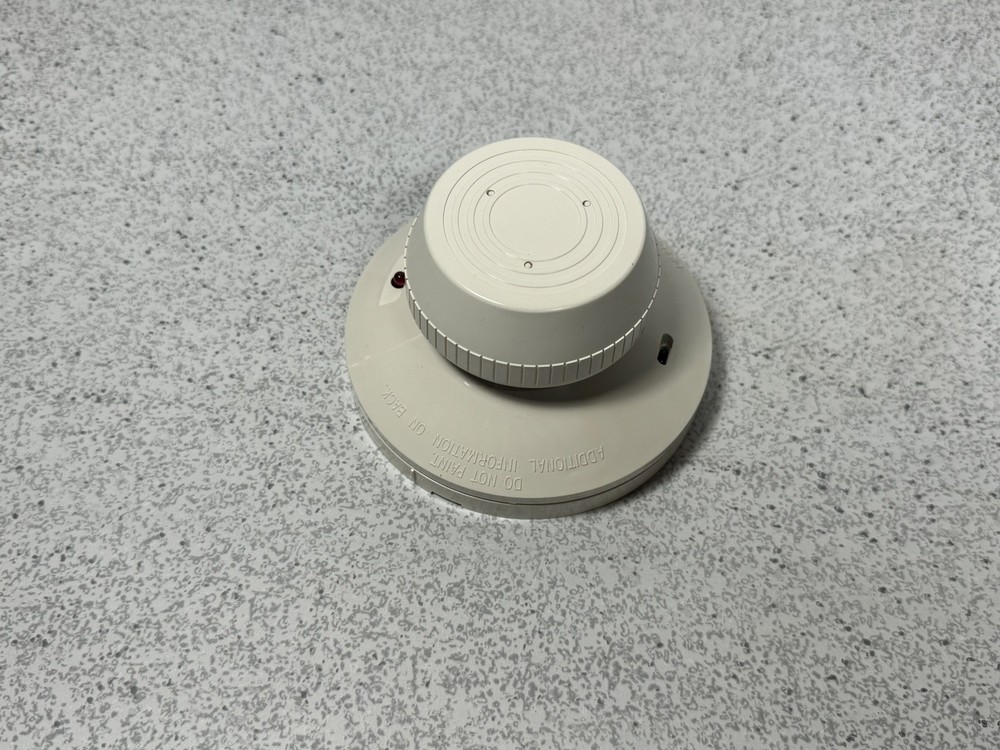 400 SERIES System Sensor 1400 Ionization Smoke Fire Detector Head Lot of 2