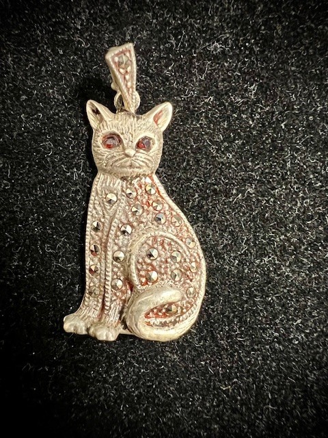 Vintage 925 Sterling Silver Cat Pendant ”