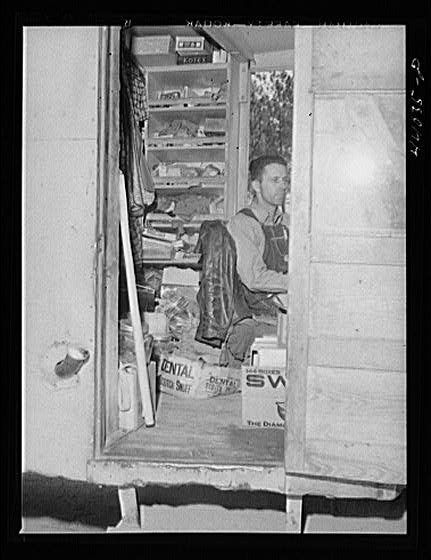 Photo:Driver of rolling store in Heard County, Georgia