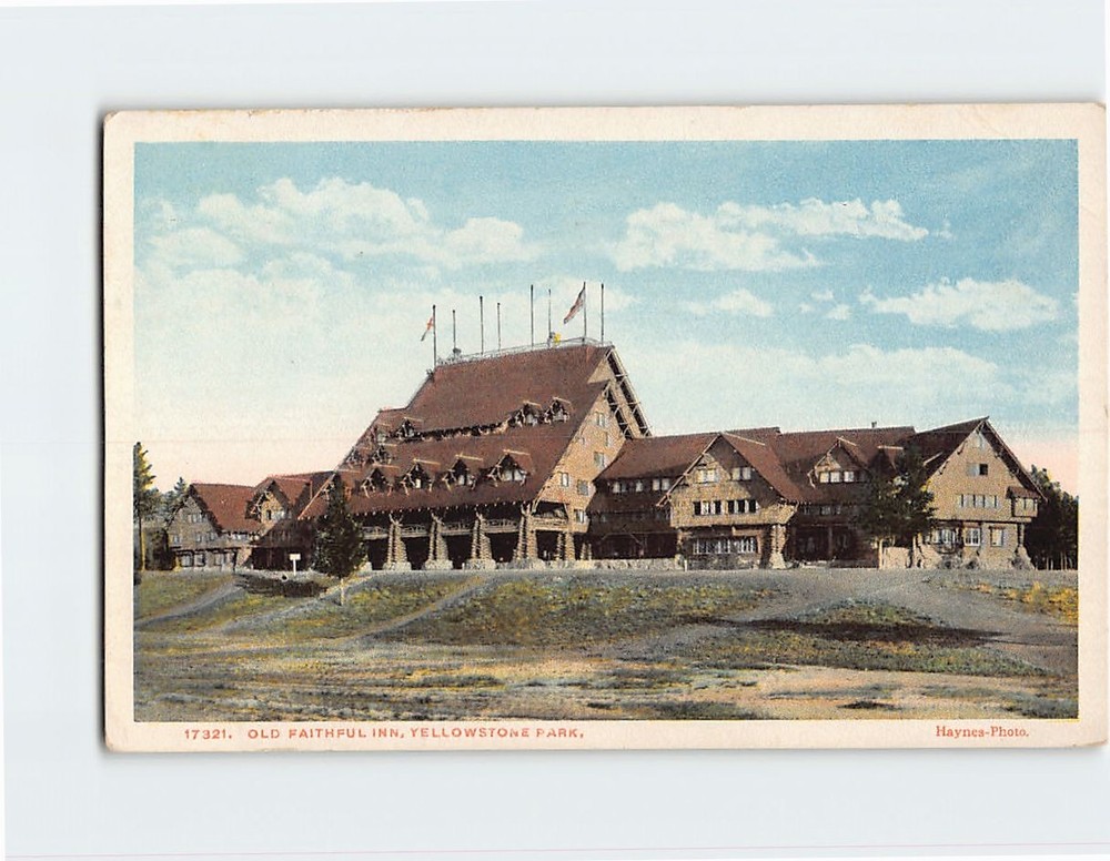 Postcard Old Faithful Inn Yellowstone Park Wyoming USA