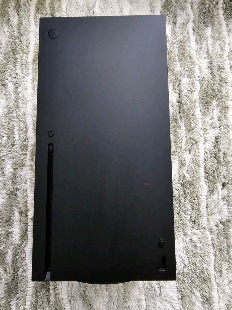 Xbox Series X 1TB Video Game Console Bundle - Excellent Condition