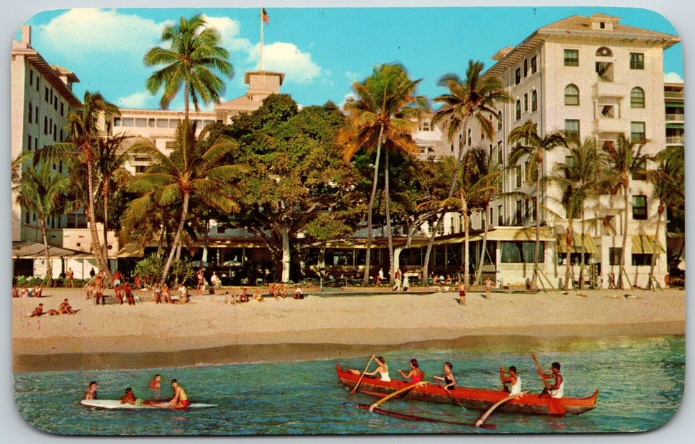 Banyan Court, Moana hotel, Waikiki, Hawaii - Postcard