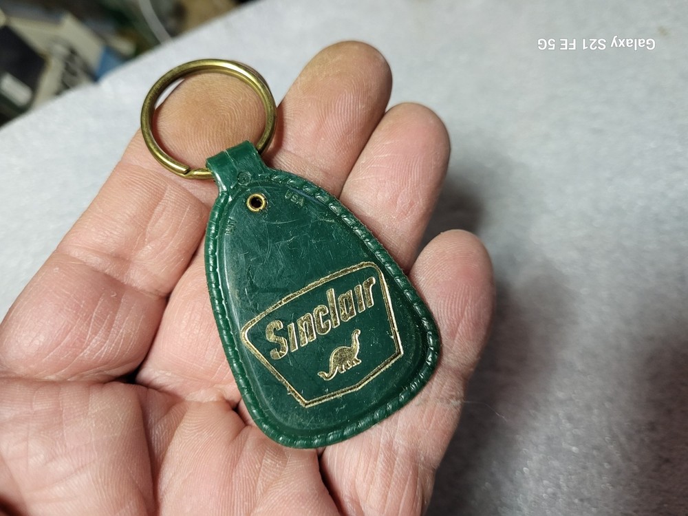 Sinclair Oil Gas Keychain Bahlman Oil Company Beecher Illinois