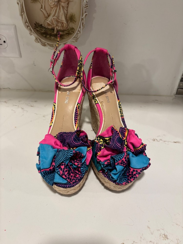 Gianni Bini Shoes Womens Sz 6.5 Colorful Pink, Blue Strap Wedge Sandals Open Toe