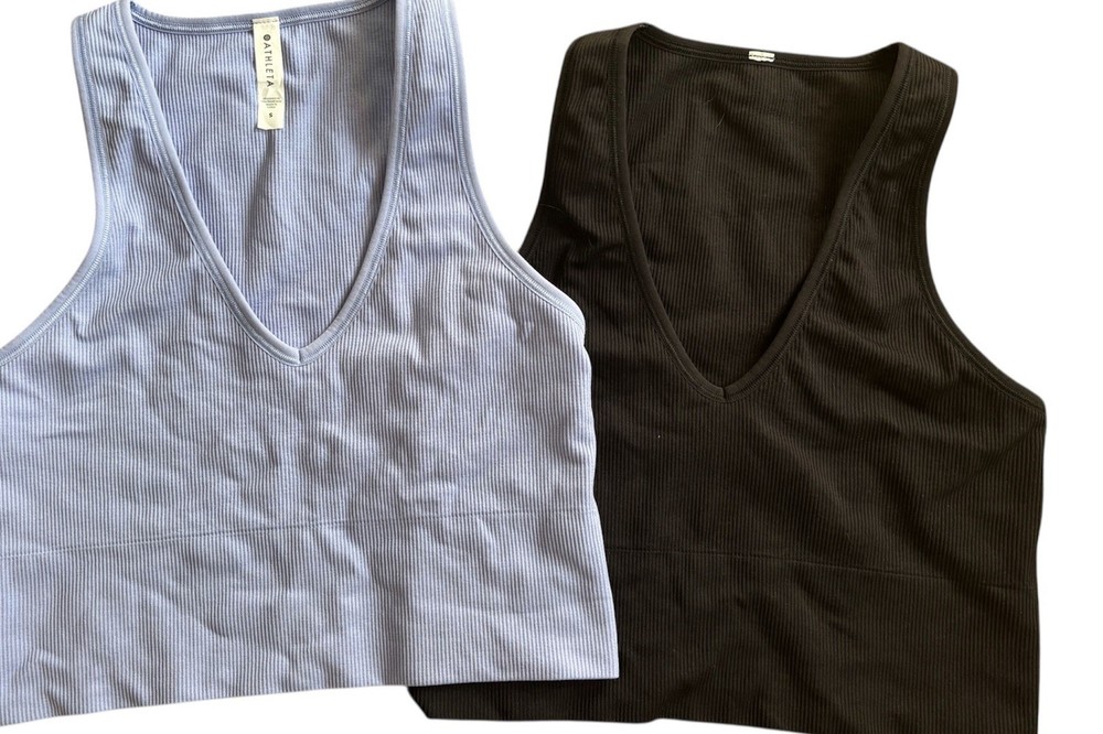 ATHLETA Lot of 2 V Neck Ribbed Crop Tops Black & Periwinkle size S Gym Run EUC