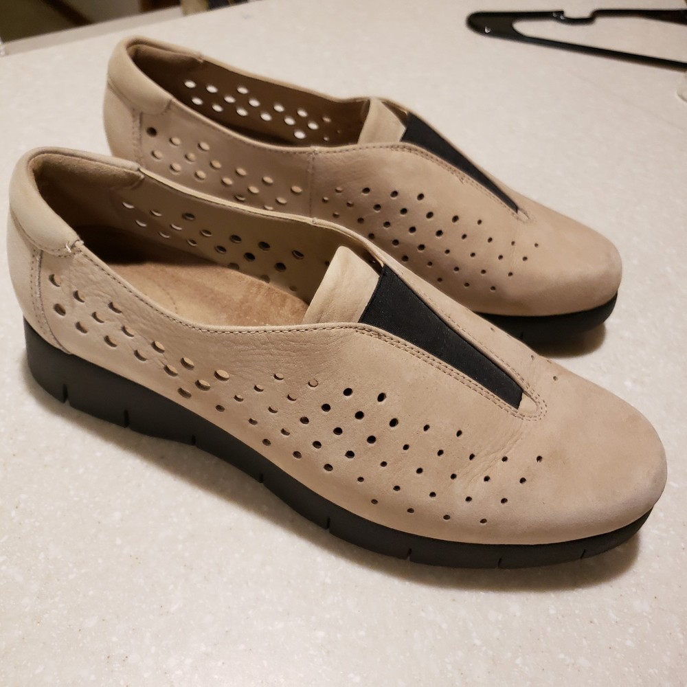 CLARKS Women's Medora Gemma Slip-on Nubuck Loafer Sand ,Size 8
