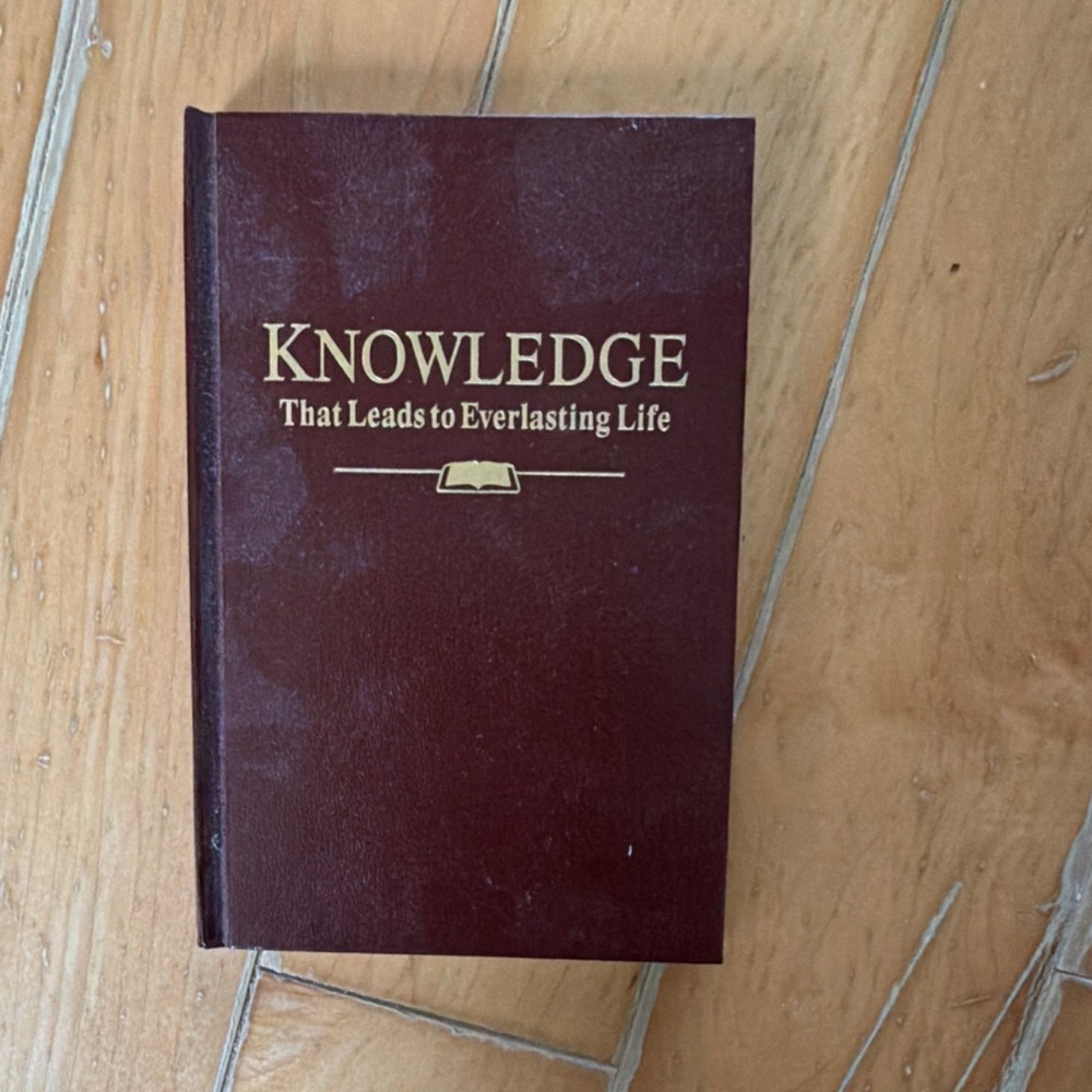 Knowledge That Leads to Everlasting Life Hardcover English Religious Book