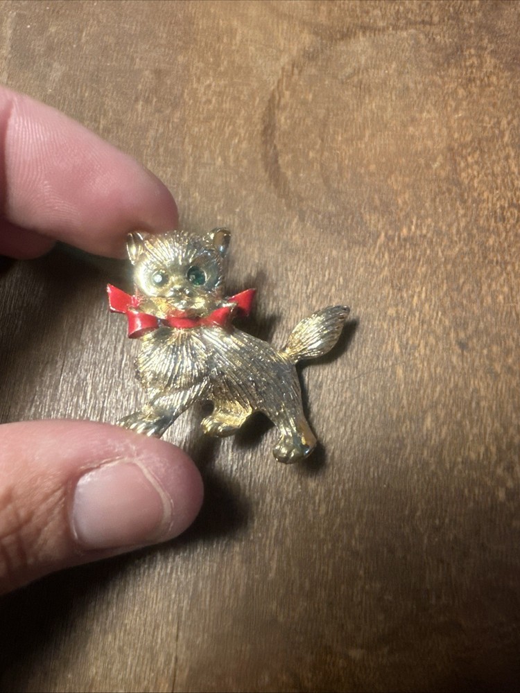 Vintage Gold Tone w/ Green Rhinestone Eyes Kitty Cat w/ Red bow Kitten Brooch