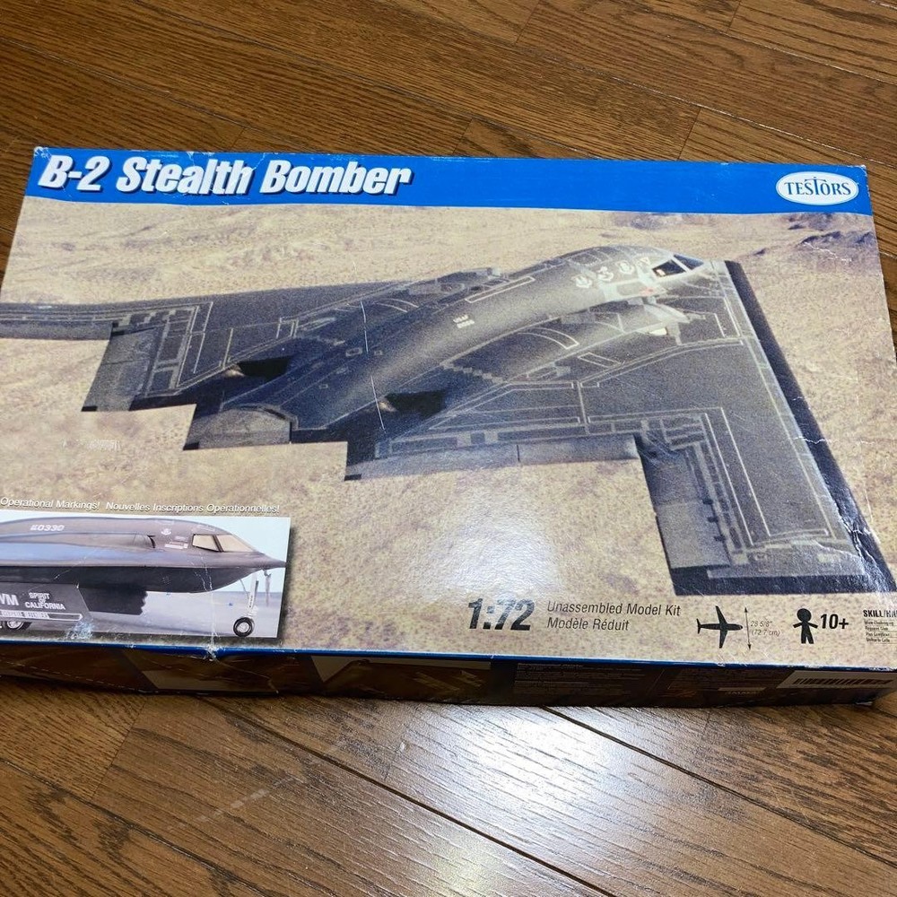 B-2 Stealth Bomber 1:72 Testors #18d518