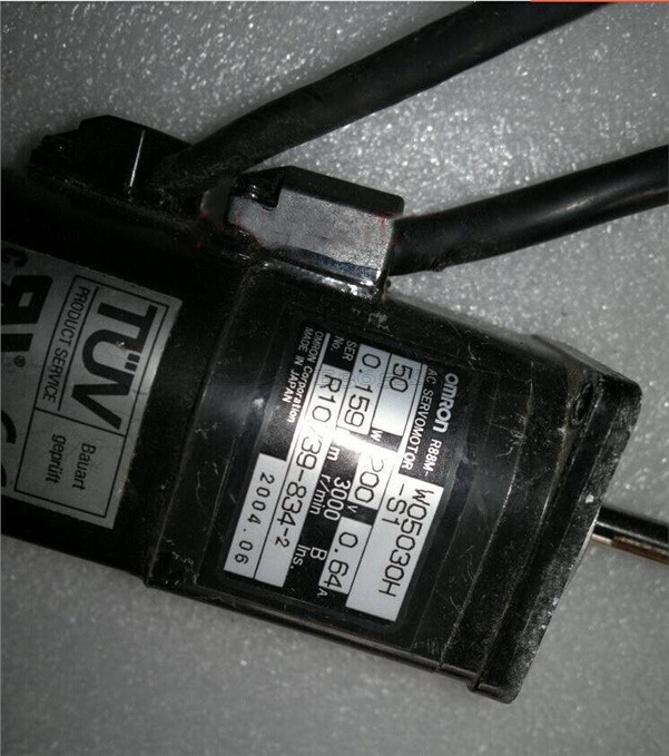 Used 1Pcs Servo Motor R88M-W05030H-S1 50W Omron Plc Module yg