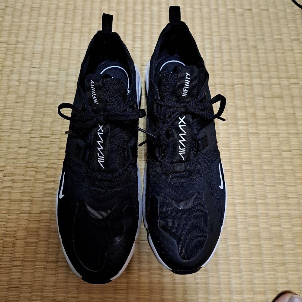 Men's Airmax Infinity Black Sneakers Size 10.0US