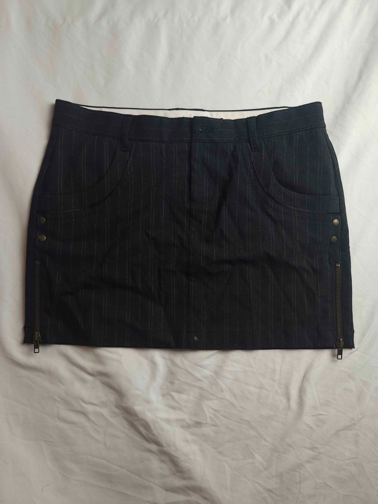 DKNY JEANS Mini Skirt Womens Size 10 Black Pinstriped Studded Zippers Casual