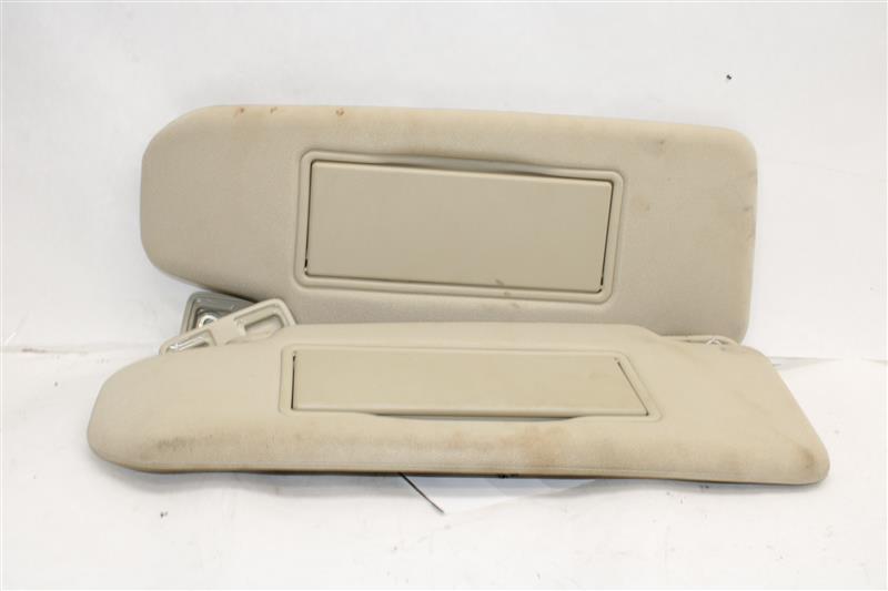 2017 Volvo S60 Left Sun Visor w/ Illumination & No Garage Door  