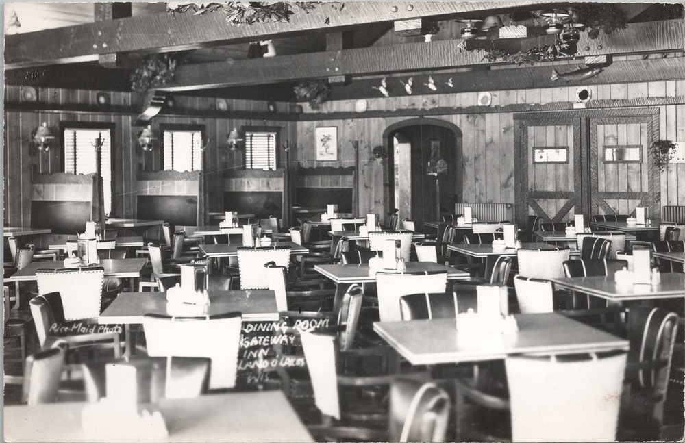 RPPC-Land O Lakes WI The Gateway Inn A view of the Dining Room